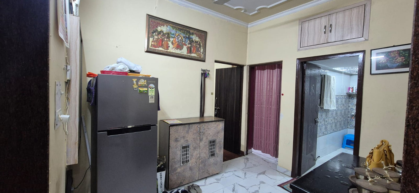 Affordable 4BHK Extended Flat | 1st Floor | Sector A, Vasant Kunj | 3 Open Parking | ₹3.5 Cr