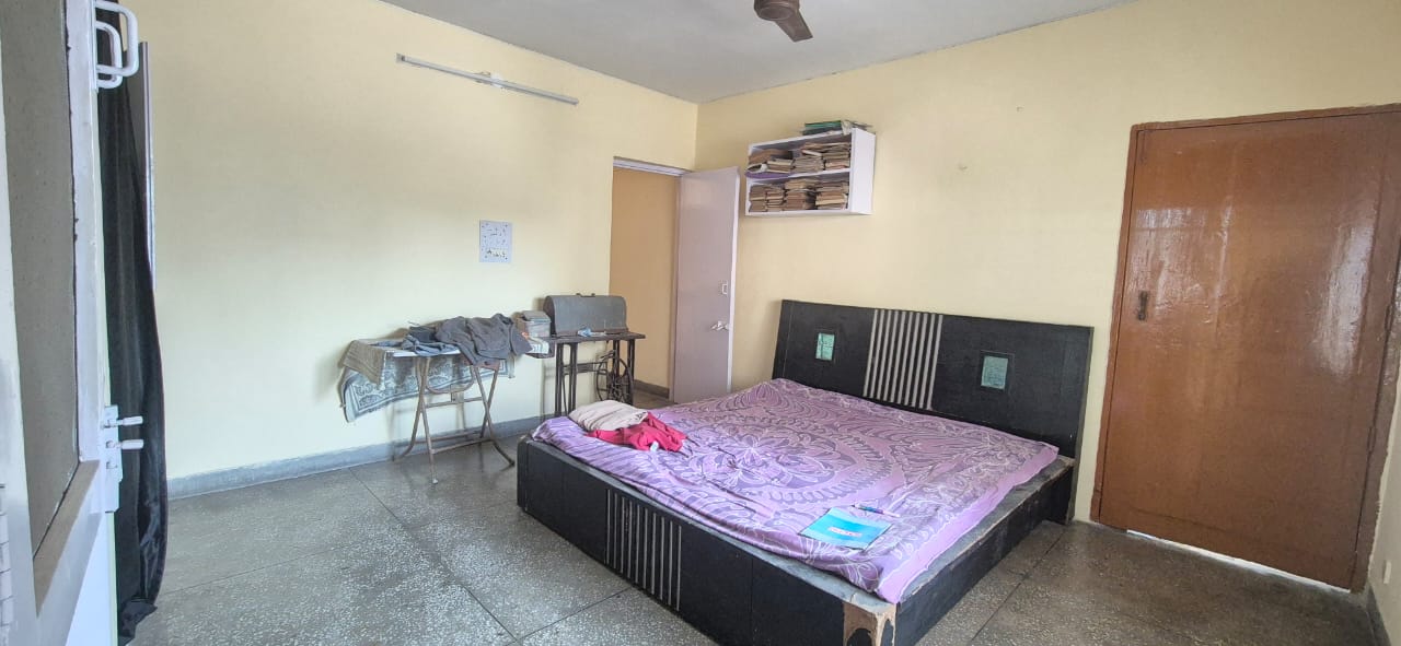 Spacious 4BHK Duplex | 2700 Sq.ft + 1000 Sq.ft Extension | Freehold DDA Flat | Sector B-5, Vasant Kunj | ₹3.9 Cr