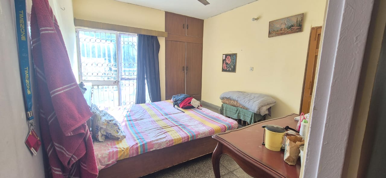 Spacious 4BHK Duplex | 2700 Sq.ft + 1000 Sq.ft Extension | Freehold DDA Flat | Sector B-5, Vasant Kunj | ₹3.9 Cr