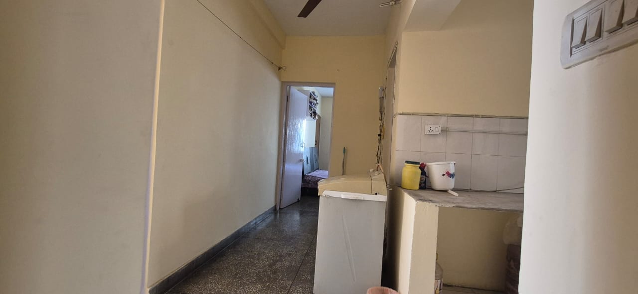 Spacious 4BHK Duplex | 2700 Sq.ft + 1000 Sq.ft Extension | Freehold DDA Flat | Sector B-5, Vasant Kunj | ₹3.9 Cr