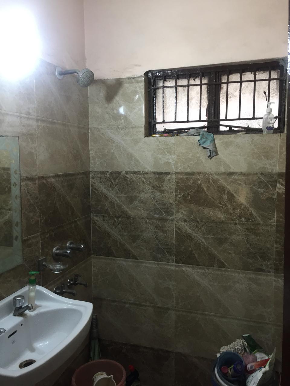 3BHK-duplex-Vasant-Kunj-wash-room-2