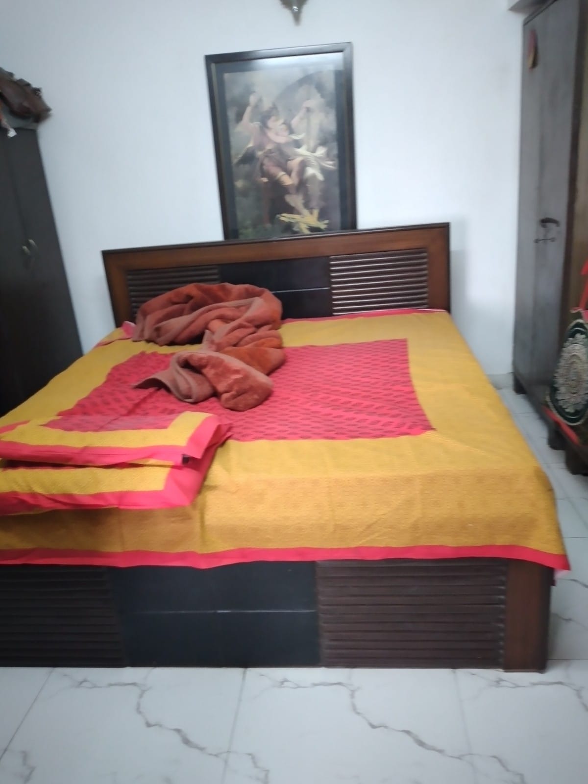 Spacious 2BHK Extended DDA Flat with Terrace Rights – B-9 Vasant Kunj (1100 sq. ft)
