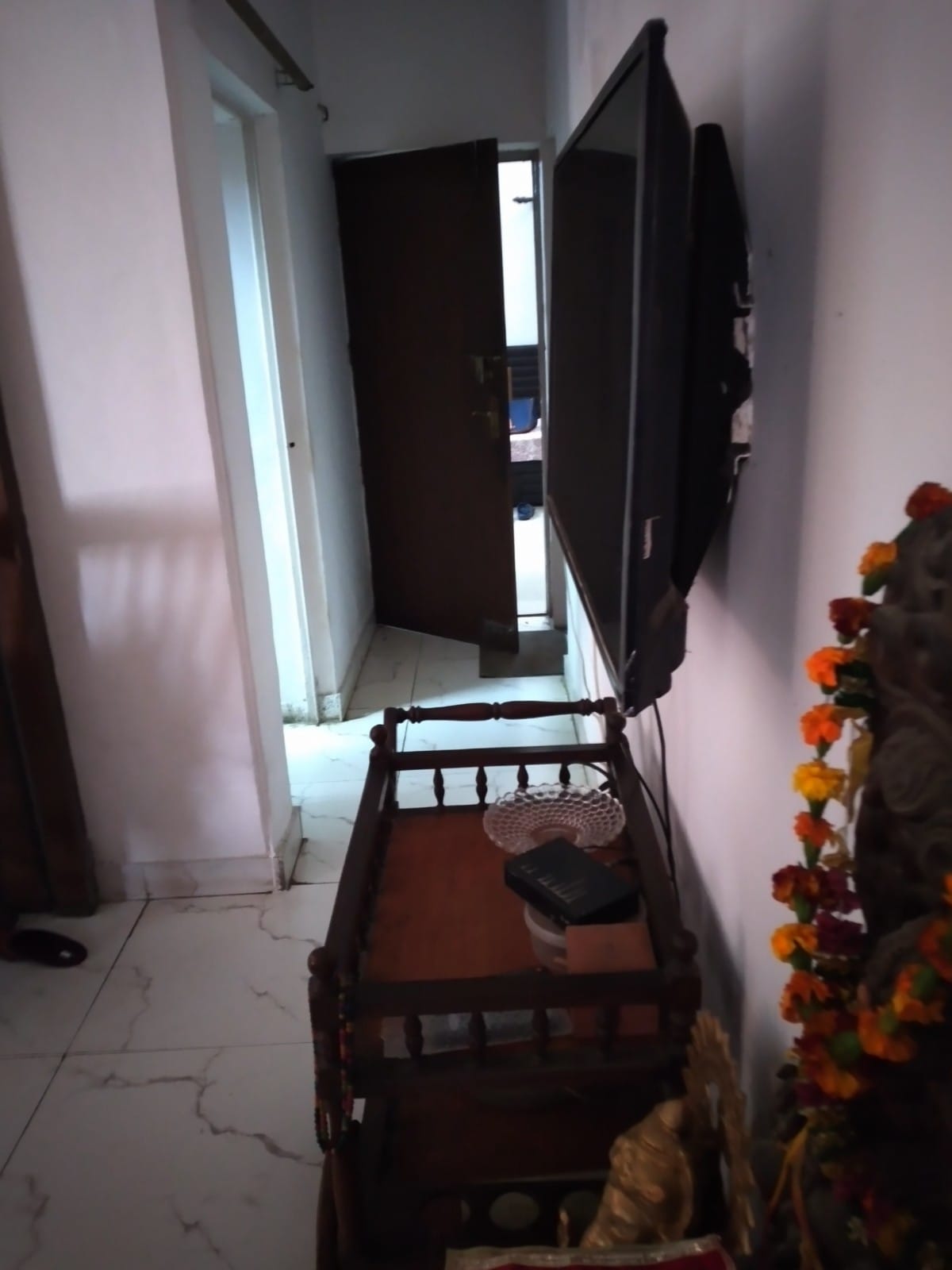 Spacious 2BHK Extended DDA Flat with Terrace Rights – B-9 Vasant Kunj (1100 sq. ft)